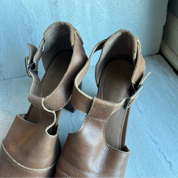 ** Nine West Lucasir cognac tan leather t-strap heels block heel 6.5M - Picture 3 of 9